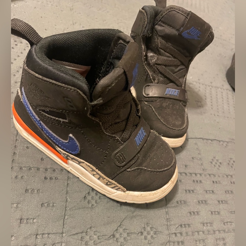 Black nike